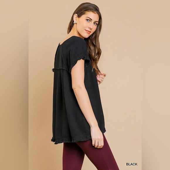 Umgee | Pintuck High-Low Frayed Hem Linen Tunic Top - Picture 5 of 14